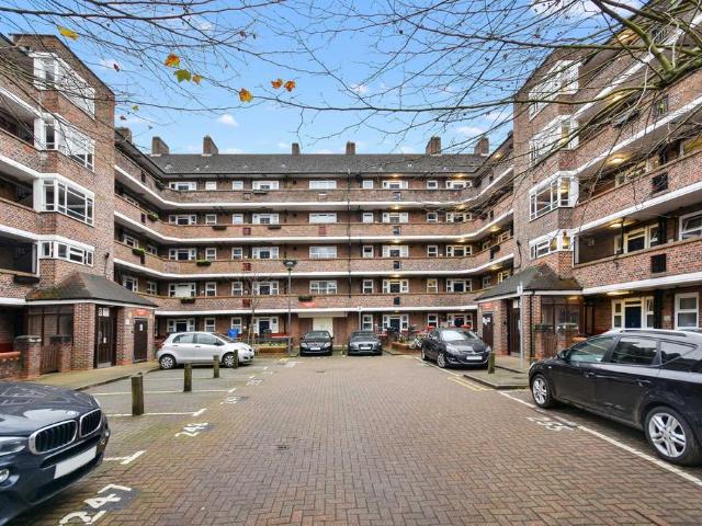 Apartment for rent in White City Estate, Greater London