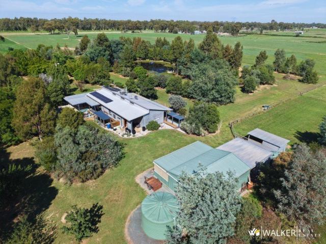 Cottage for sale in Lancaster, Victoria