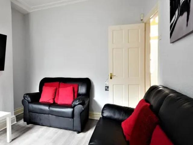 House for rent in Kensington, Calderstones