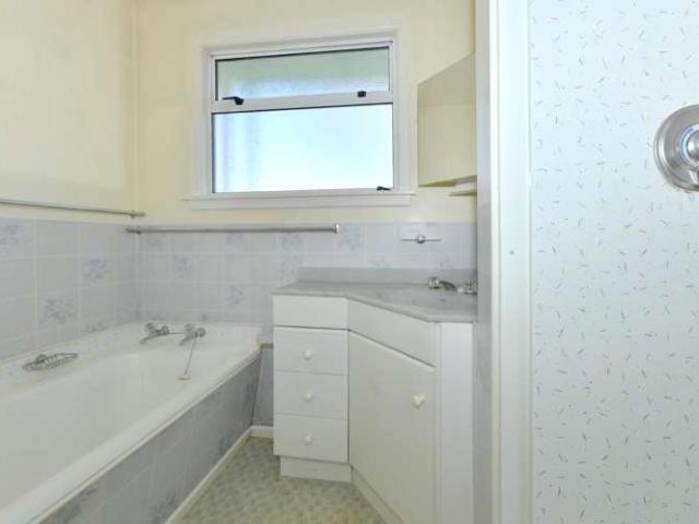 House for sale in Chaslands, Canterbury