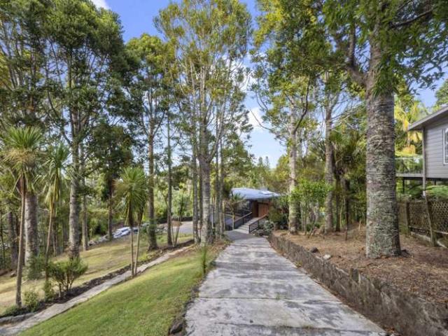 House for sale in Oratia