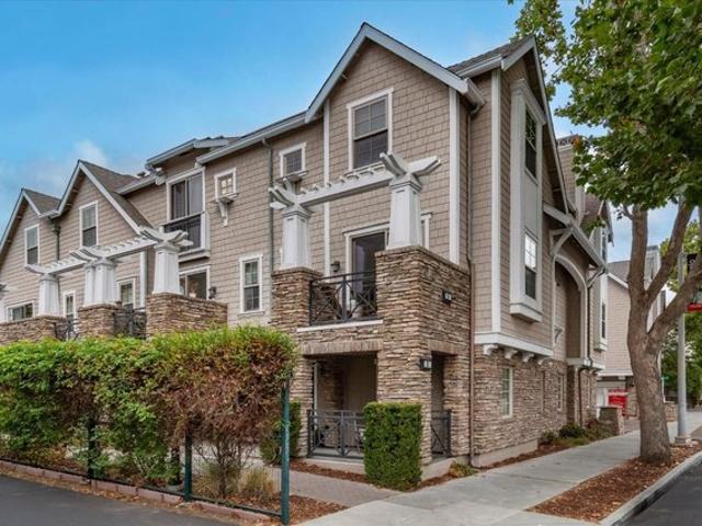 Townhouse for sale in San Mateo, California