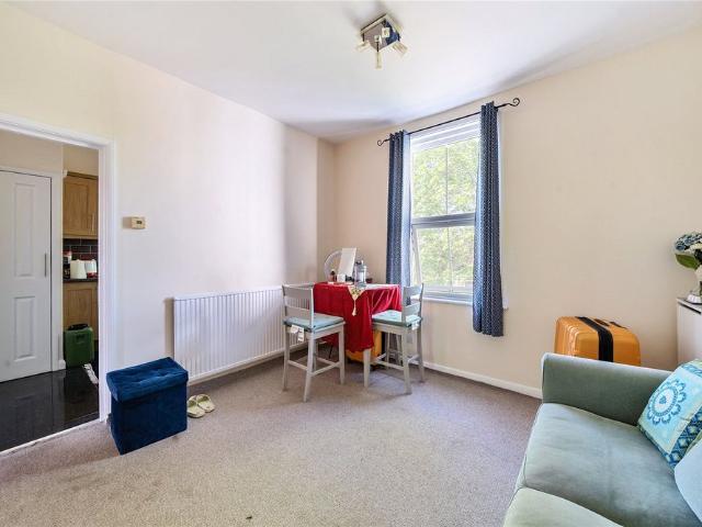 Apartment for rent in Woodcote, Epsom