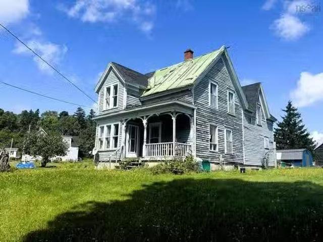 House for sale in Parrsboro, Nova Scotia