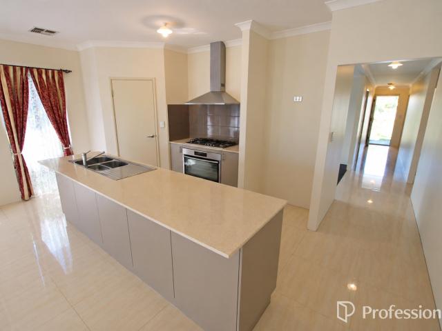 House for rent in Rossmoyne, Western Australia