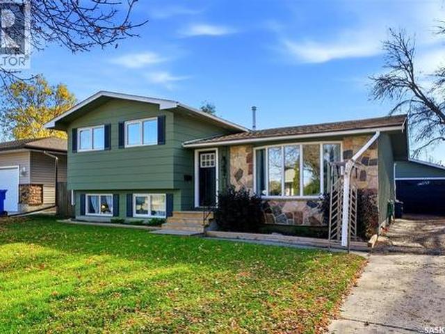 House for sale in Normanview West, Regina