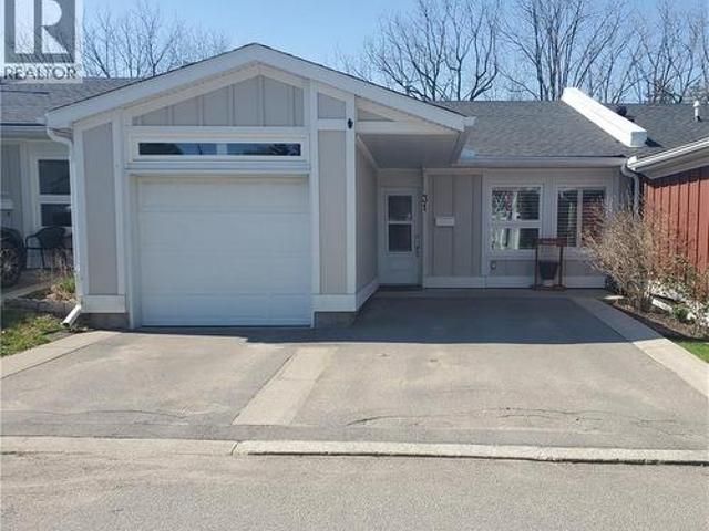 House for sale in Ancaster, Ontario