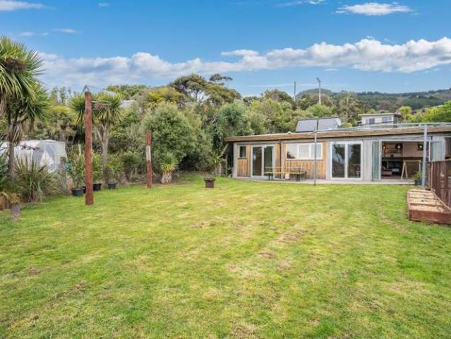House for sale in Otakou