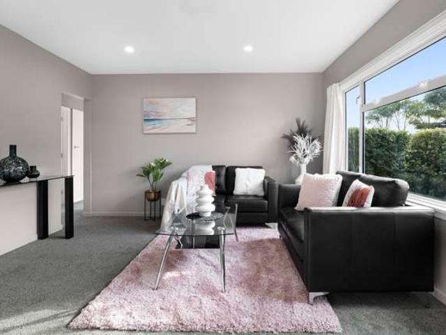 House for sale in Chaslands, Canterbury
