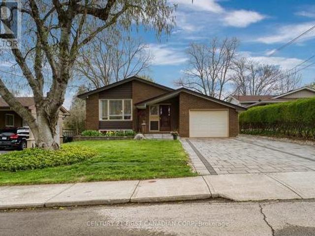House for sale in Ancaster, Ontario