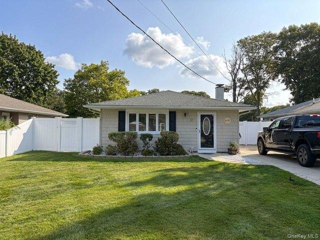 House for sale in Shirley, Town of Brookhaven