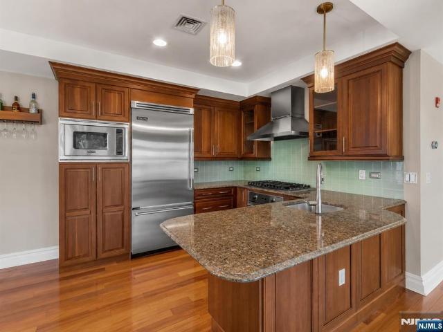 Condo for sale in Hudson, New Jersey
