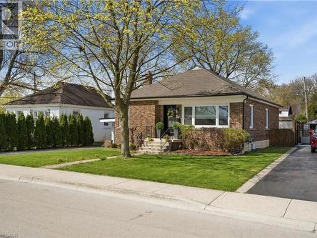 House for sale in Ancaster, Ontario