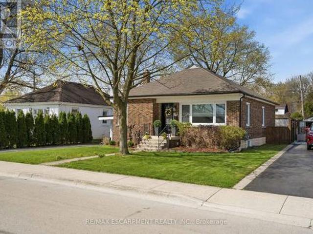 House for sale in Ancaster, Ontario