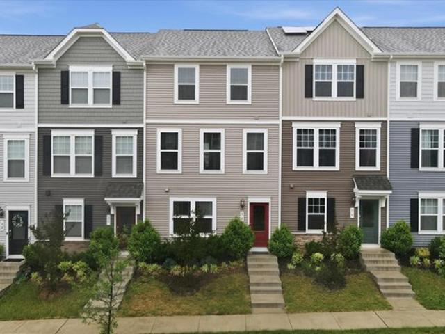 Townhouse for sale in Kearneysville, West Virginia
