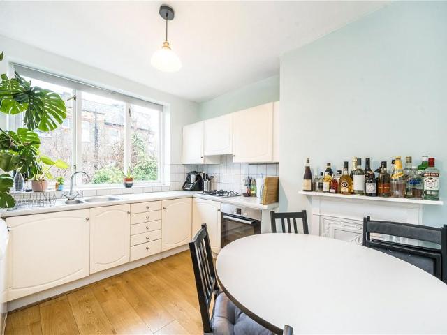 Apartment for rent in London Borough of Richmond upon Thames, Greater London