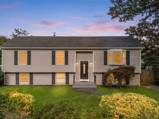 House for sale in Shirley, Town of Brookhaven