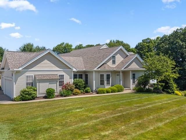 Condo for sale in Shrewsbury, Massachusetts