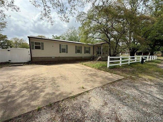 House for sale in Benton, Scott County