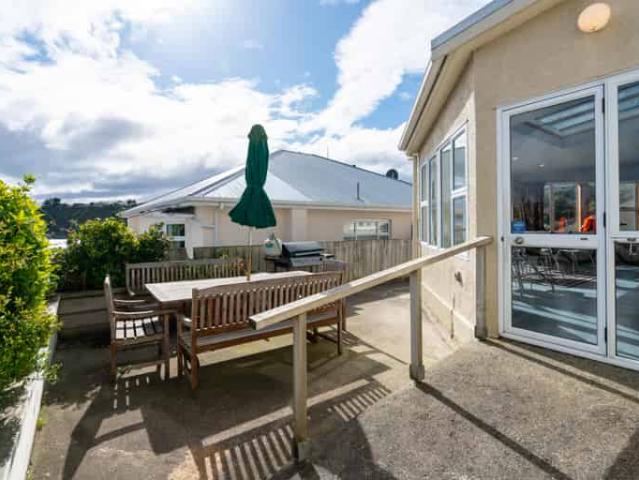 Property for rent in Otakou
