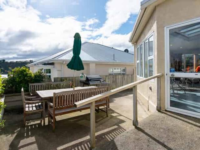 Property for rent in Otakou
