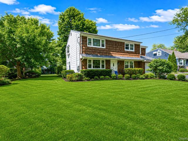 House for sale in Huntington, New York