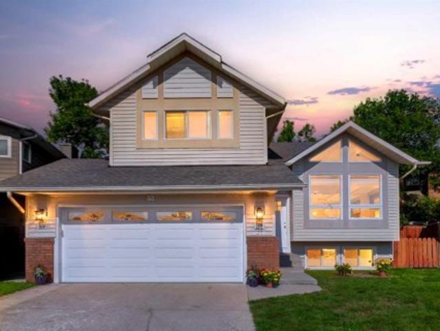 House for sale in Deer Run, Calgary