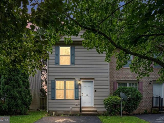 Townhouse for sale in Bunker Hill, West Virginia