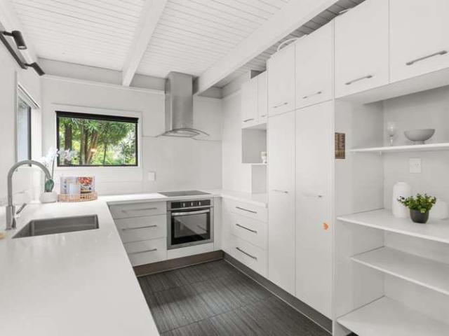 House for sale in Chaslands, Canterbury