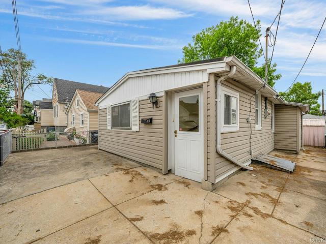 Property for sale in The Bronx, Arverne