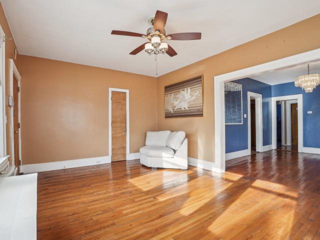 Triplex for rent in Bloomfield