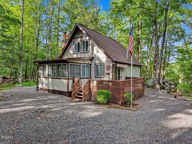 House for sale in Lake Ariel, Pennsylvania