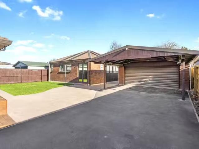 House for sale in Chaslands, Canterbury