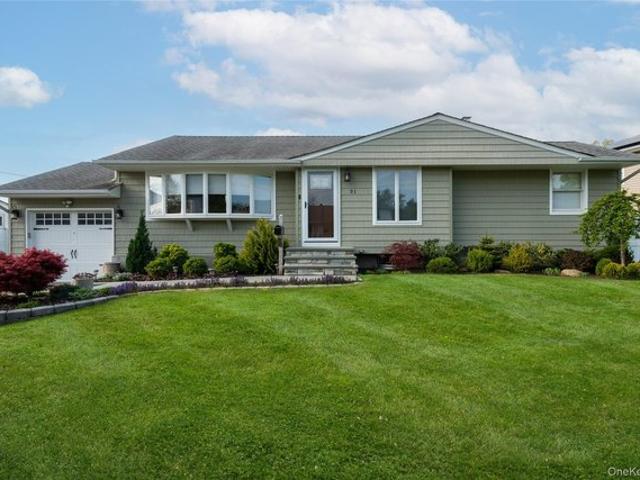 House for sale in Locust Grove, Syosset