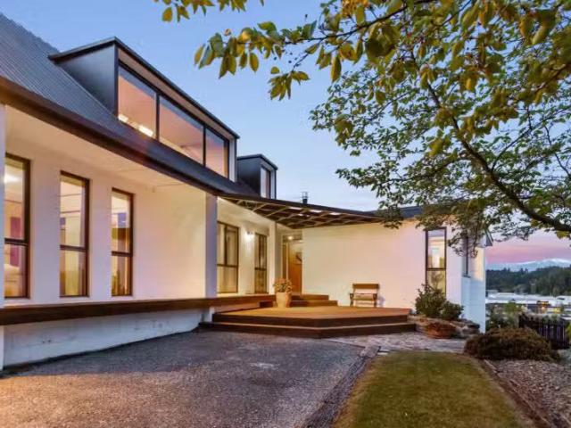 House for sale in Otakou