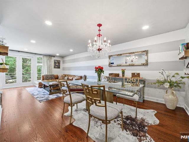 Townhouse for sale in Edgewater, New Jersey
