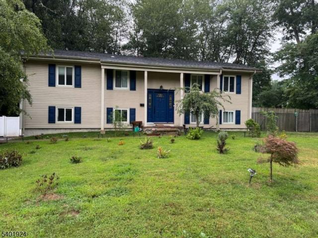 House for sale in East Hanover, New Jersey