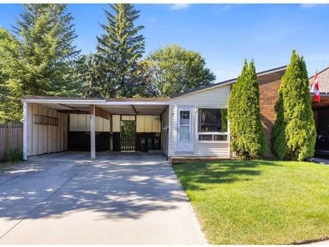 Townhouse for sale in Saint Albert, Alberta