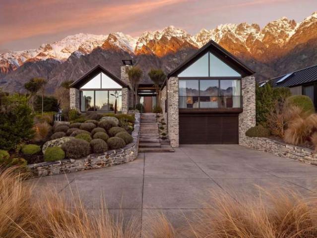 House for sale in Otakou