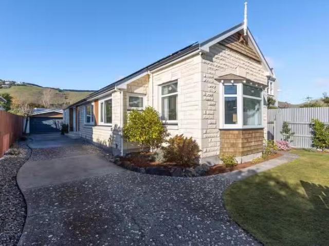 House for sale in Chaslands, Canterbury