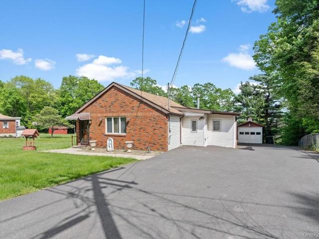 House for sale in Bloomingburg, New York