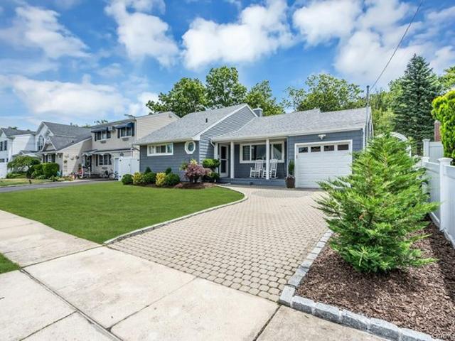 House for sale in Babylon, New York