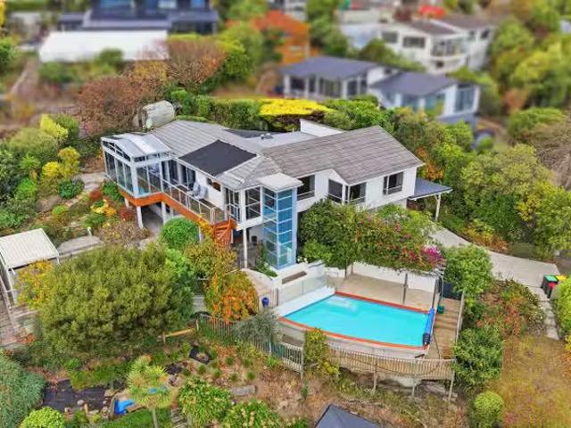 House for sale in Chaslands, Canterbury