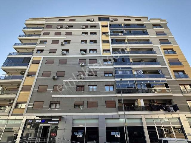 Karşiyaka, İzmir içerisinde satılık mülk