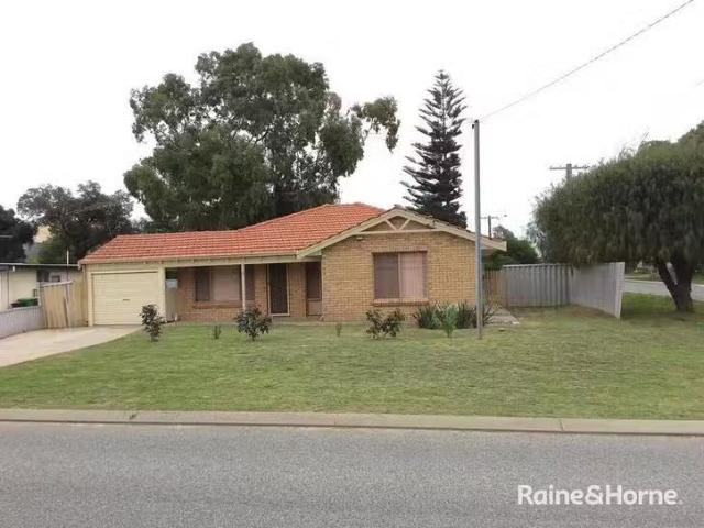 House for rent in Golden Bay