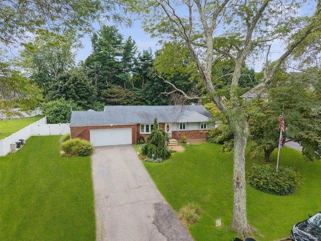 House for sale in Huntington, New York