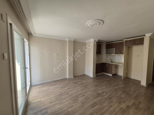 Karşiyaka, İzmir içerisinde kiralık mülk