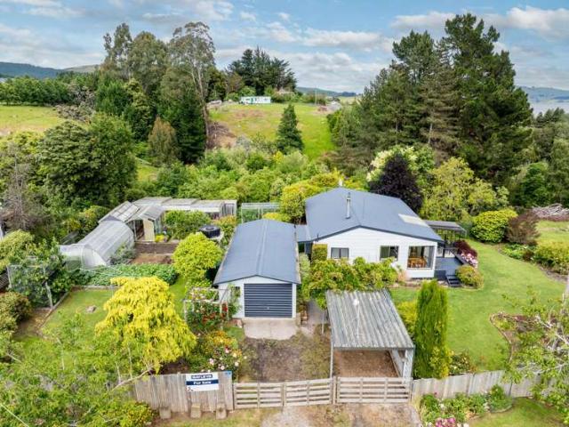 House for sale in Otakou
