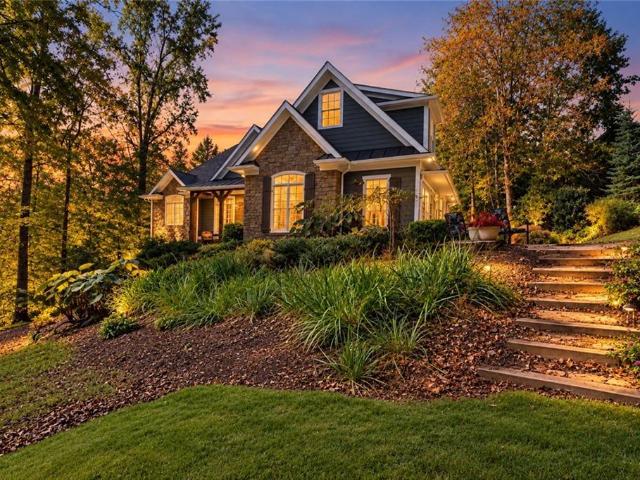 House for sale in Achasta, Dahlonega