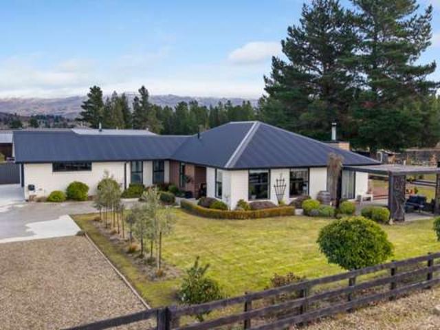 House for sale in Otakou